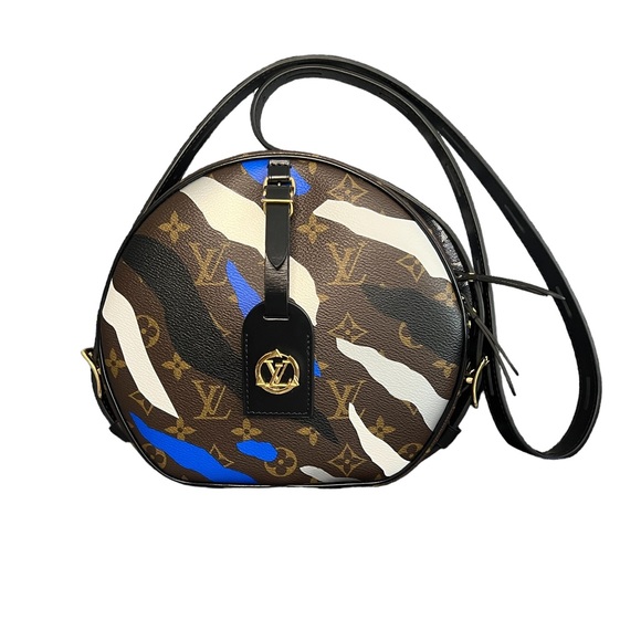 LOUIS VUITTON x LEAGUE OF LEGENDS LIMITED EDITION CHAPEAU BAG MM - Picture 3 of 15